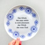 Wandteller Typo Glück vintage Herr Fuchs Teller blau/weiß Muster platt