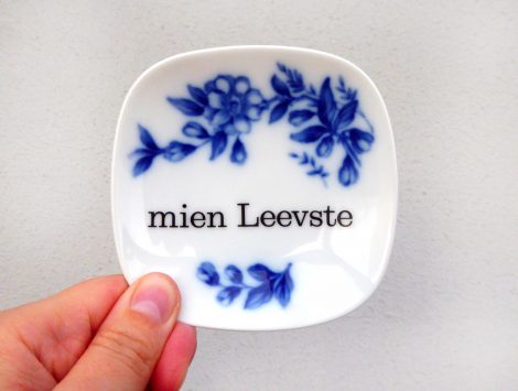 Wandteller Herr Fuchs Typo mien Leevste Gold mini blau weiß Blumen 9cm – Bild 2