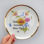 Wandteller Herr Fuchs Typo Tohuus Blumen Wohnen Unikat 19cm Goldrand