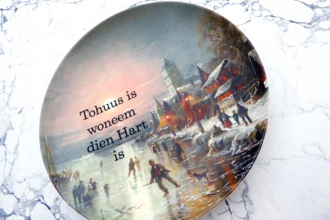 Wandteller Herr Fuchs Typo Tohuus Gemälde Wohnen Unikat 19cm Goldrand Eislaufen – Bild 2