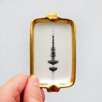 Wandteller Herr Fuchs Hamburger Fernsehturm Gold  mini 10cm länglich