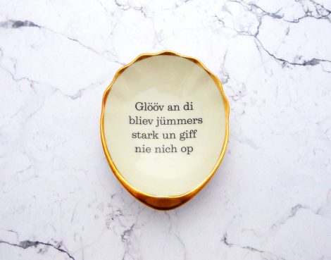 Wandteller Glööv an di Typo Herr Fuchs mini 7cm gold plattdeutsch minimini Muschel