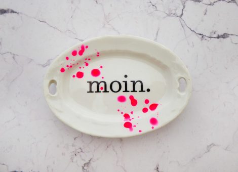 Wandteller moin. Typo Herr Fuchs mini 11cm neon Punkte Kleckse pink oval Platte