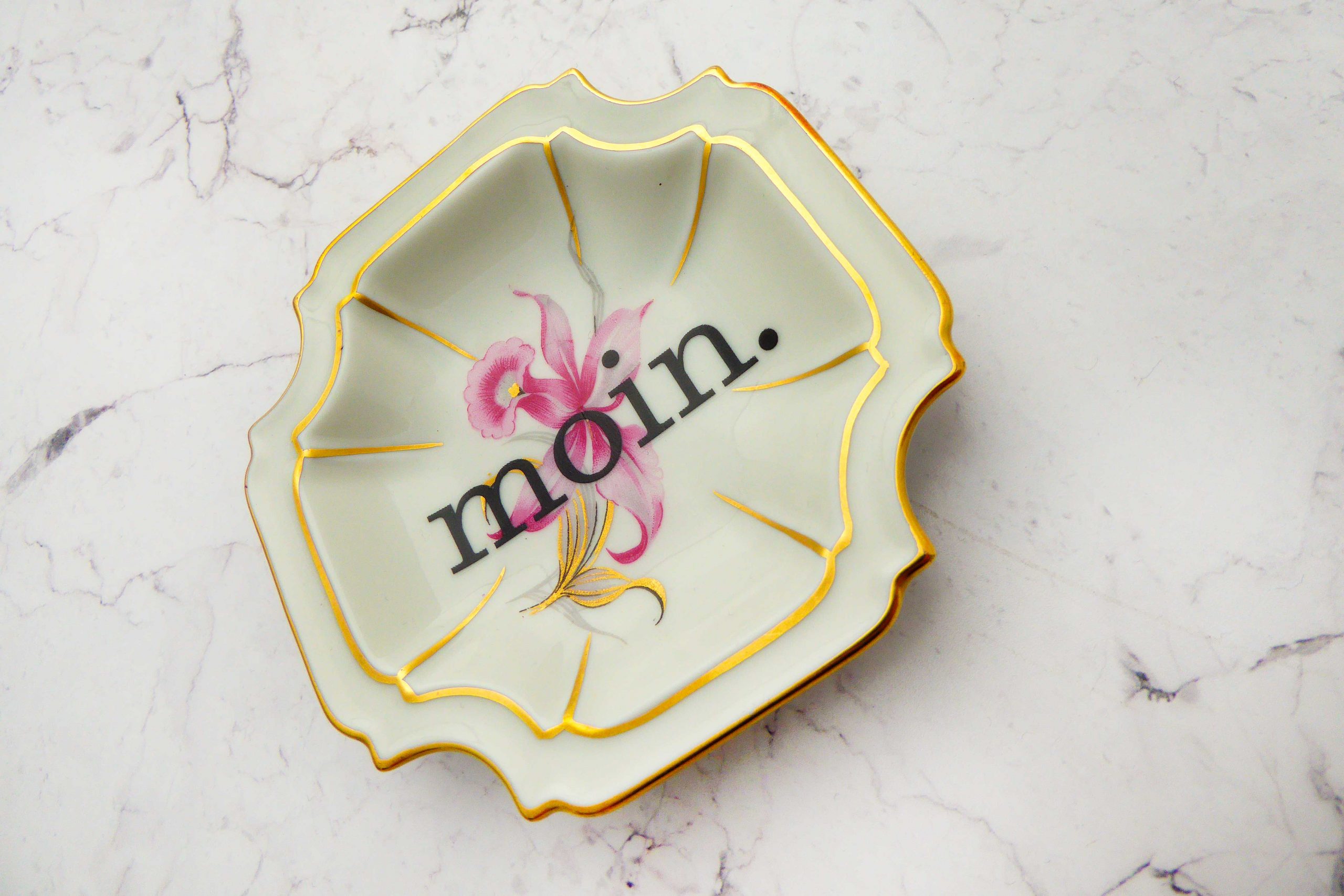 Wandteller moin. Typo Herr Fuchs mini 9cm gold Blume rosa vintage – Bild 2