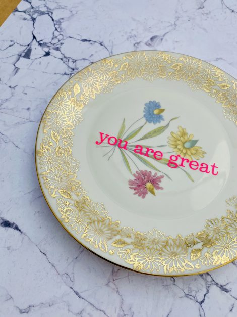 Wandteller you are great Herr Fuchs Blumen 19cm neonpink vintage wohnen Bunt Gold – Bild 2