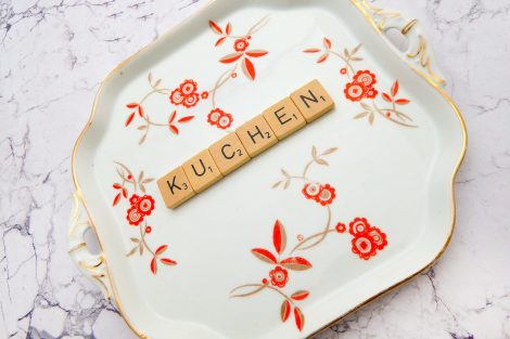 Wandteller Kuchen Vintage Herr Fuchs Deko Küche 19cm Food Blumen Rot Gold eckig – Bild 2