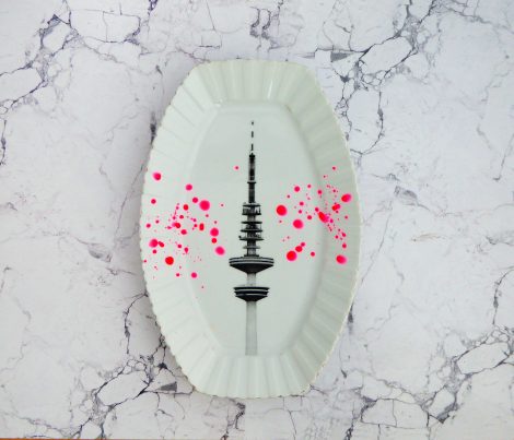 Wandteller Platte Herr Fuchs Hamburger Fernsehturm Neon Kleckse Punkte 28cm Pink Riffel